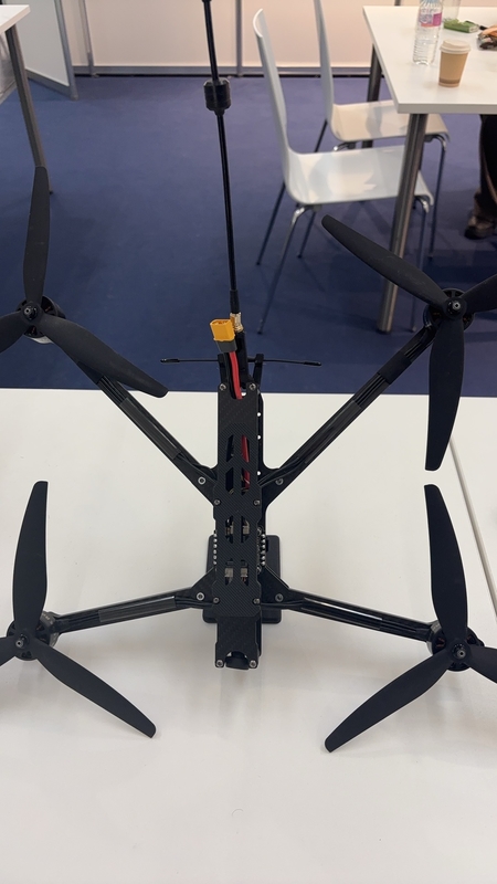 13inch SE FPV drone Stable signal transmission, high-definition images, long battery life, and detachable
