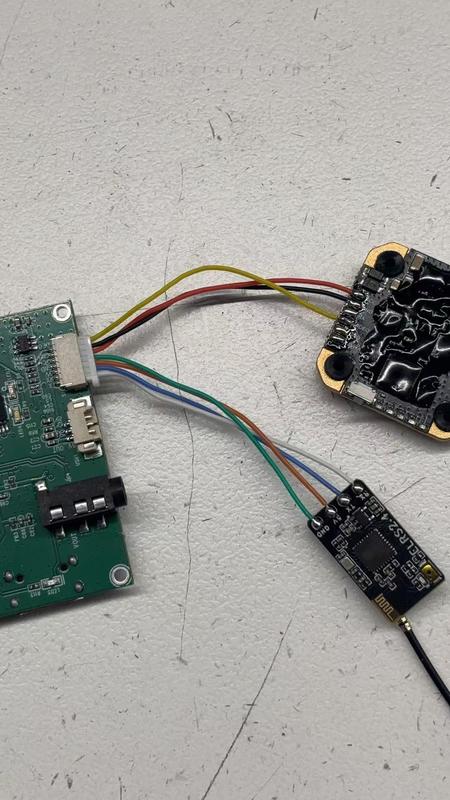 FPV Quadcopter Drone with 30km/rool Range G657A2 Cable Type and -20°C To +60°C Operating Temperature